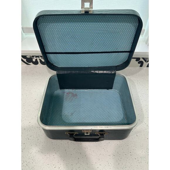 Vintage Traincase ~ Blue Makeup or Toiletries Case 1950’s or 1960’s - Picture 3 of 4